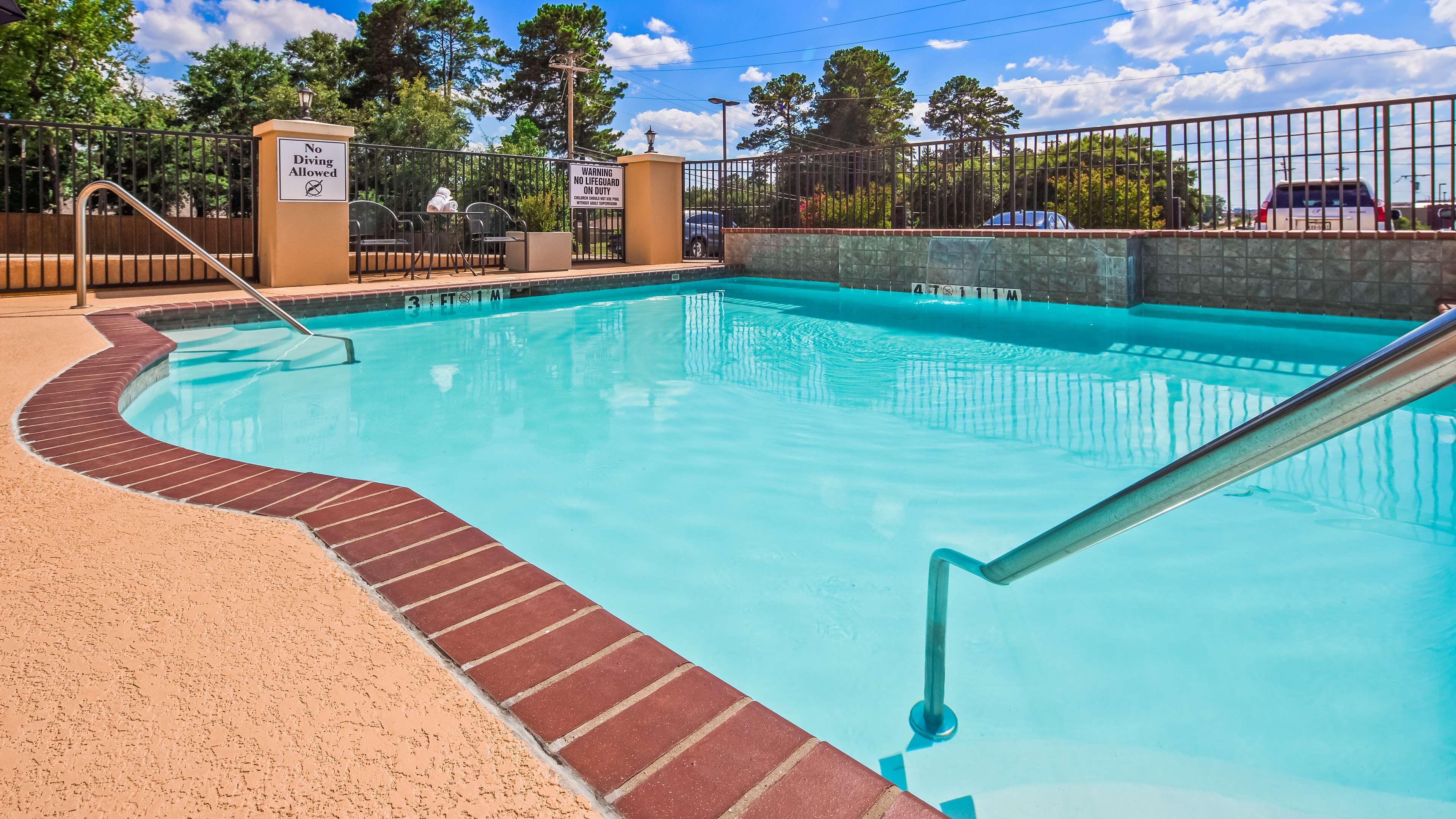 Best Western Longview Hotel Exterior photo